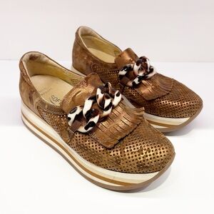 SOFTWAVES || Cadie Tortoise Buckle Platform Loafer Sneaker Metallic Camo 36.5